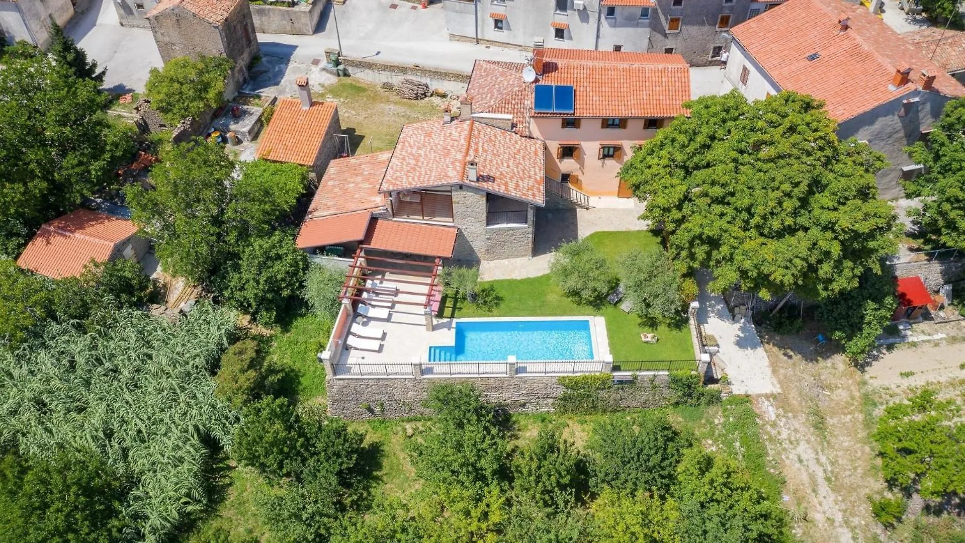 Stone Villa Zamask With A Pool And A Lovely View Pazin Croatie