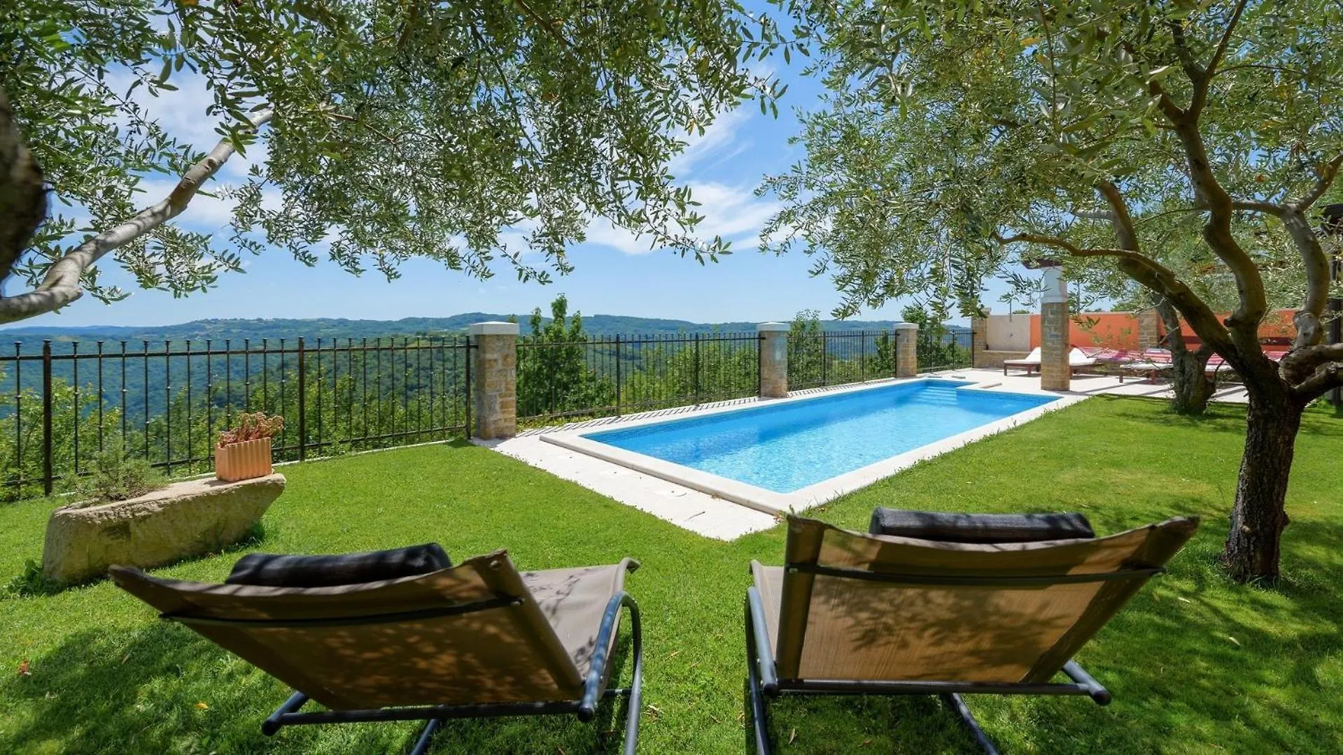 Maison d'hôtes Stone Villa Zamask With A Pool And A Lovely View Pazin Croatie