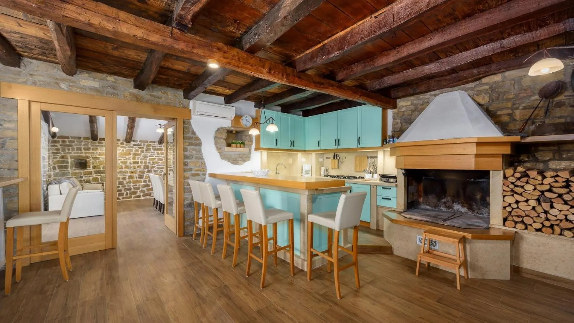 Maison d'hôtes Stone Villa Zamask With A Pool And A Lovely View Pazin